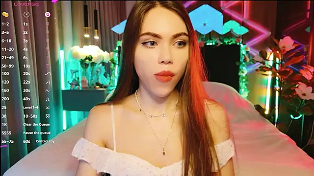 MimiFors online show from September 2025 04:23:01 PM