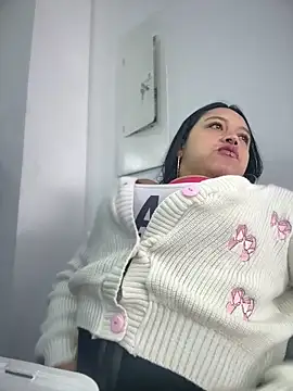 Snapshot of -Mia1 chatting on December 2025 01:04:02 PM -Mia1 online show from December 2025 01:04:02 PM