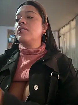 Snapshot of -Mia1 chatting on November 2025 12:21:02 PM -Mia1 online show from November 2025 12:21:02 PM