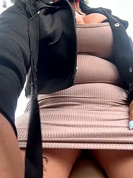 Snapshot of -Mia1 chatting on October 2025 04:06:01 PM -Mia1 online show from October 2025 04:06:01 PM