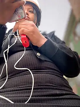 -Mia1 online show from March 2026 12:06:02 PM