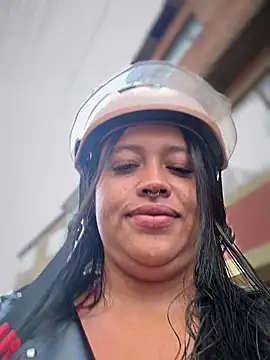 -Mia1 online show from March 2026 12:05:01 PM