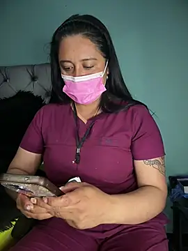 -Mia1 online show from May 2026 01:02:02 AM