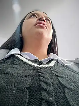 -Mia1 online show from April 2026 12:10:02 PM