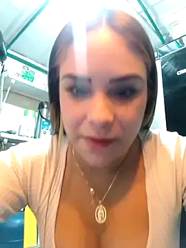 Snapshot of samanta-safiye chatting on October 2025 12:43:01 AM samanta-safiye online show from October 2025 12:43:01 AM
