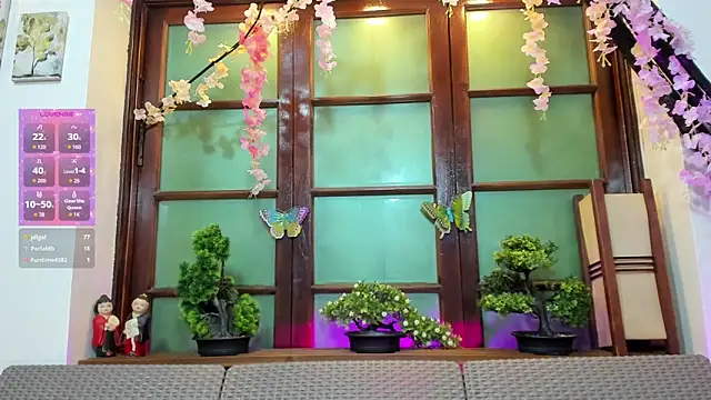 emma ayala online show from April 2026 09:39:33 PM