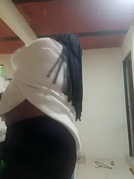 Snapshot of isabella_brown1 chatting on January 2026 01:01:01 AM isabella brown1 online show from January 2026 01:01:01 AM