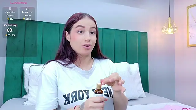 Ashley Evans22 online show from April 2026 08:21:01 PM