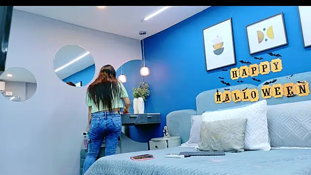 Ashley Evans22 online show from October 2025 08:10:01 PM