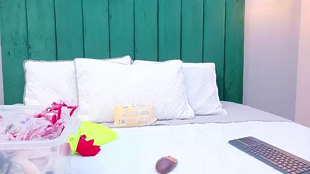 Ashley Evans22 online show from December 2025 08:36:01 PM