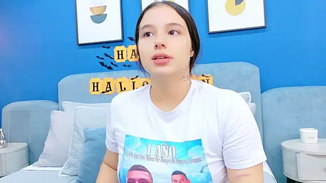 Ashley Evans22 online show from October 2025 08:19:01 PM