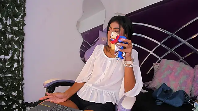 Snapshot of babilett chatting on April 2026 09:01:02 PM babilett online show from April 2026 09:01:02 PM