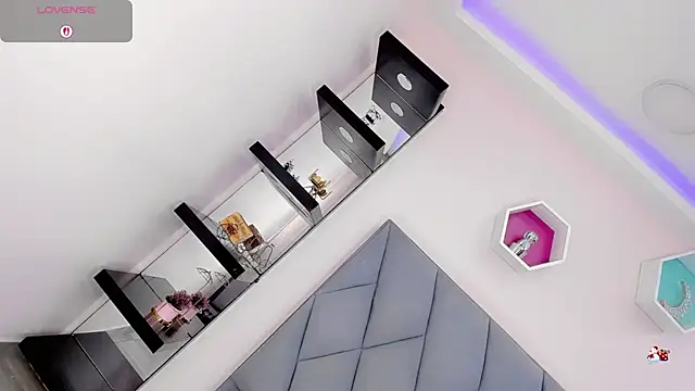 Amira Ember online show from November 2025 08:42:02 PM