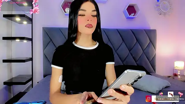 Amira Ember online show from March 2026 09:08:02 PM