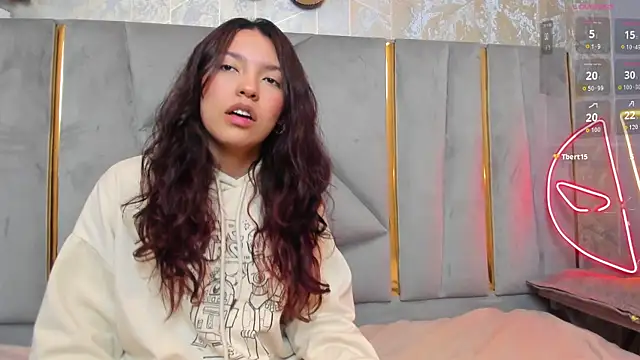 Elliecute online show from October 2025 02:07:01 PM