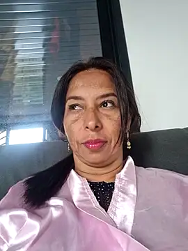 maleja23 online show from October 2025 01:52:01 PM