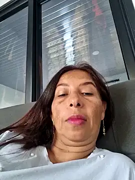 maleja23 online show from October 2025 01:43:01 PM