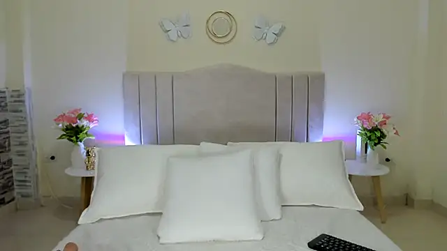 Valeria Cruz83 online show from June 2026 08:03:02 PM