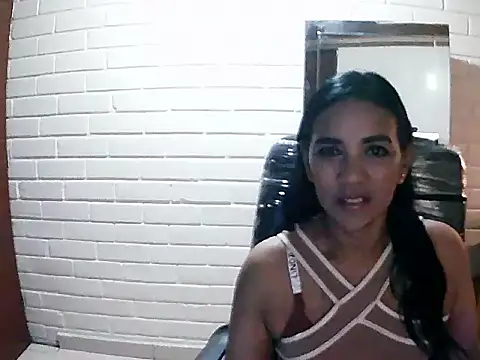 MiiaVelasquez online show from October 2025 05:42:02 AM