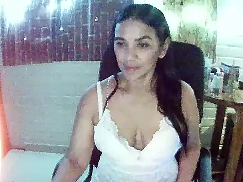 MiiaVelasquez online show from November 2025 04:12:02 AM