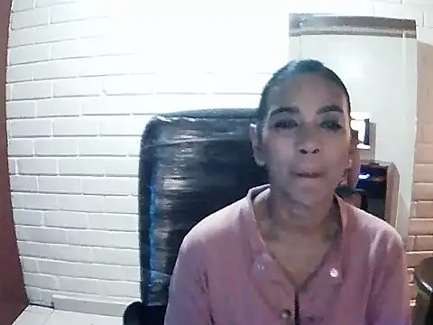 MiiaVelasquez online show from October 2025 04:05:02 AM
