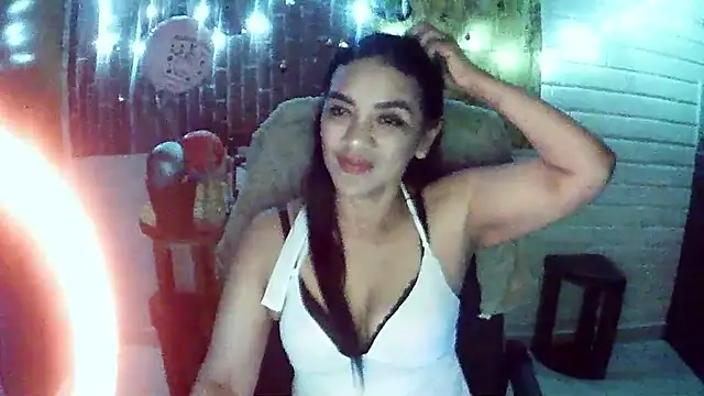 MiiaVelasquez online show from December 2025 04:28:02 AM