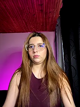 Snapshot of CoraVibes chatting on December 2025 11:31:01 AM CoraVibes online show from December 2025 11:31:01 AM