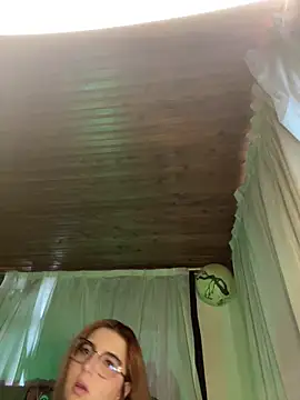 CoraVibes online show from February 2026 12:40:01 PM