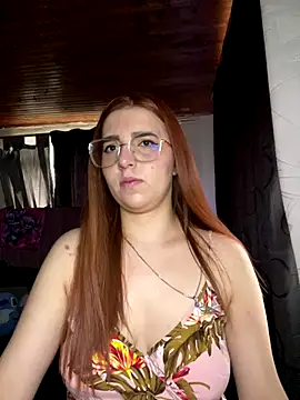 Snapshot of CoraVibes chatting on November 2025 12:43:02 PM CoraVibes online show from November 2025 12:43:02 PM