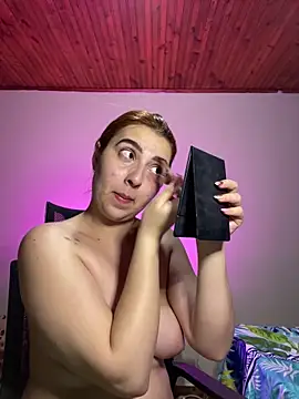 Snapshot of CoraVibes chatting on November 2025 11:58:02 AM CoraVibes online show from November 2025 11:58:02 AM