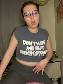 CoraVibes online show from March 2026 12:21:01 AM