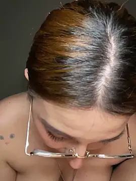 Snapshot of CoraVibes chatting on December 2025 08:04:02 PM CoraVibes online show from December 2025 08:04:02 PM