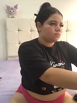 Snapshot of Kuromy_x chatting on October 2025 06:41:02 PM Kuromy x online show from October 2025 06:41:02 PM