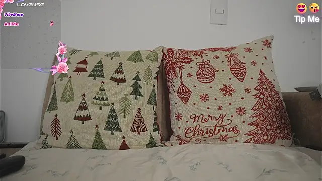 Roxybeautyy online show from March 2026 09:43:02 PM