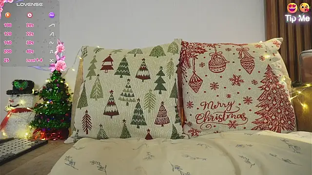 Roxybeautyy online show from November 2025 09:35:01 AM