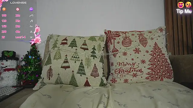 Snapshot of Roxybeautyy chatting on December 2025 09:44:01 AM Roxybeautyy online show from December 2025 09:44:01 AM