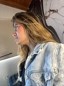 Snapshot of MelissaAlCapone chatting on October 2025 09:03:01 PM MelissaAlCapone online show from October 2025 09:03:01 PM