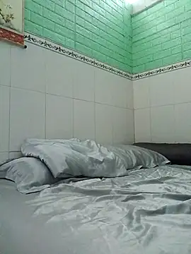 boyhi199x online show from November 2025 02:06:02 AM