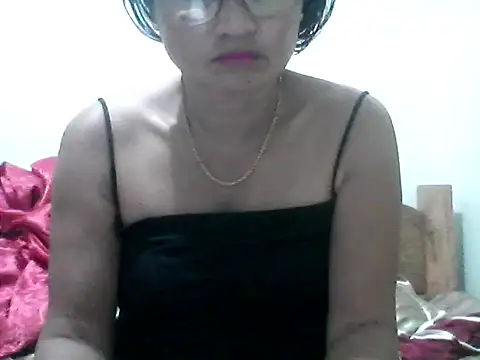 Snapshot of nathalie0045 chatting on June 2026 09:24:01 PM nathalie0045 online show from June 2026 09:24:01 PM