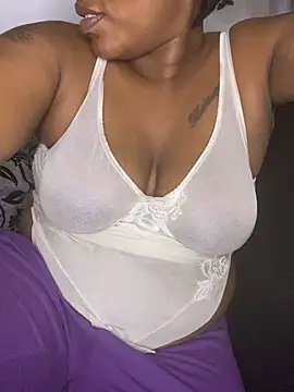 Snapshot of fatpussydallx chatting on September 2025 04:05:01 PM fatpussydallx online show from September 2025 04:05:01 PM