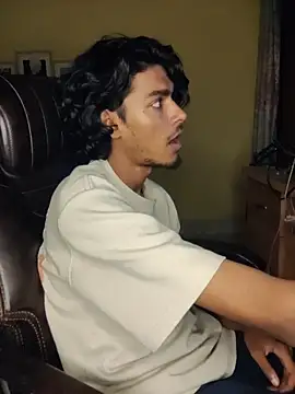 thecatfish online show from November 2025 11:04:01 AM