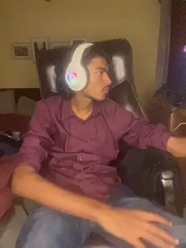 thecatfish online show from December 2025 05:23:02 PM