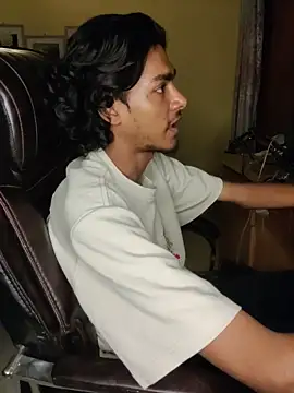 thecatfish online show from November 2025 05:18:02 PM