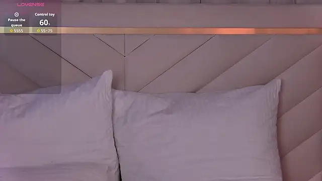 Snapshot of RemyLoon chatting on December 2025 03:25:02 PM RemyLoon online show from December 2025 03:25:02 PM