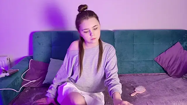 LeksaLove online show from December 2025 05:17:02 PM