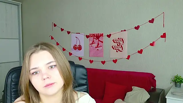 LeksaLove online show from April 2026 05:14:02 PM