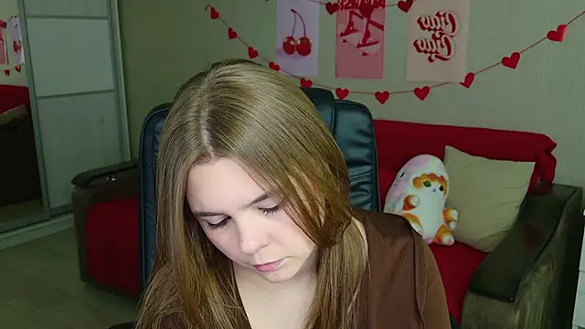 LeksaLove online show from April 2026 05:06:02 PM