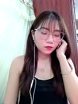 MyMy08 online show from December 2025 12:11:01 PM