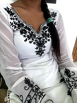 Snapshot of cute_parii_ chatting on September 2025 08:35:02 AM cute parii  online show from September 2025 08:35:02 AM