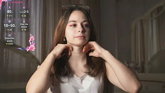 TamShutters online show from October 2025 04:26:02 AM